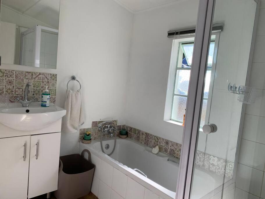 The Town House - Lower Knysna Central Екстериор снимка